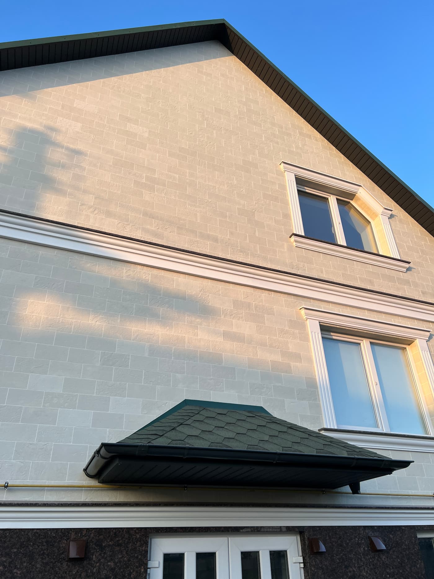 Piatră flexibilă Pletaflex - casă particulară in Briceni — 2